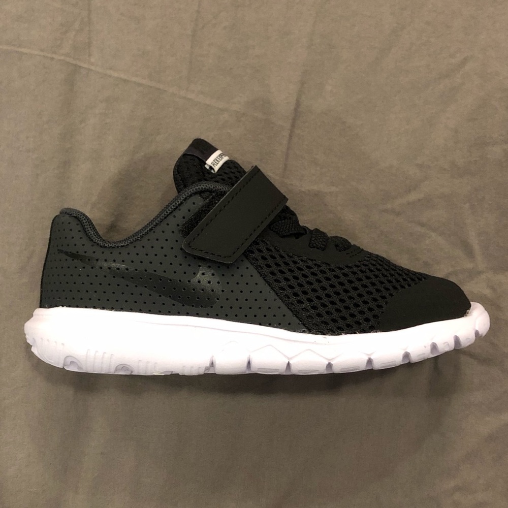 NWT Black Nike flex experience 5 - 9c